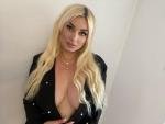 Luxuriaa - Mein Name ist Luxi, deine blonde, süße Freundin, die dich in den Wahnsinn treiben kann