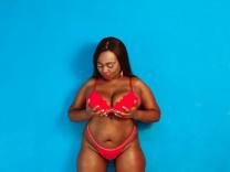 SweetBusty - Ich bin gerne online, genieße Gespräche und interagiere mit allen Benutzer