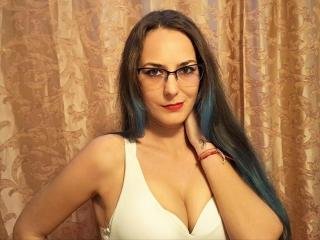 ReifeHannah  Reife Frau, die weisst was sie will! SPASS! Das brauche ich und ichhofe du wilslt ja auch den Spass haben, ich bin gerne nackt, habe ein Spielzeug und schaue auch gerne zu