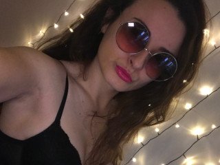 Allory  Hi there! Looking for a real pro who knows exactly how to treat and pamper You ? Do not look further, You've found Your girl