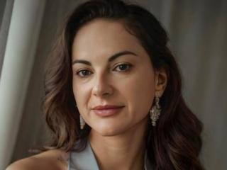 LustySin Süß, intelligent und ein bisschen wild. Ich liebe es, dich zu necken, zu lachen und dir das Gefühl zu geben, begehrt zu werden. Lass uns jeden gemeinsamen Moment genießen.