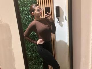 Janemeys Ich tanze gerne sinnlich und spiele mit meinen Brüsten.